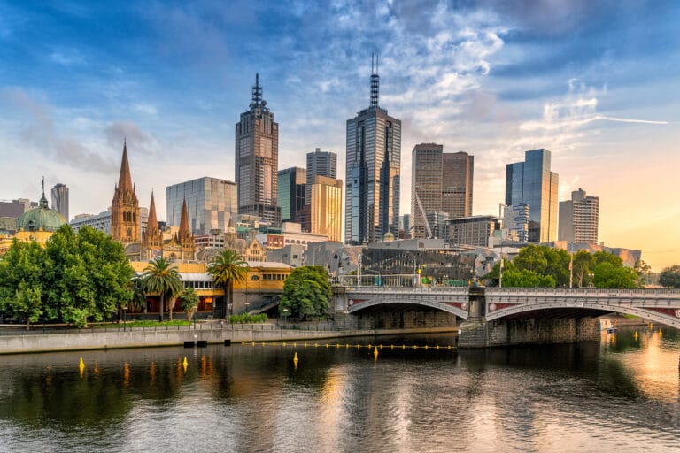 Australiens Citylights, Küstenstraßen, Regenwald & Riff